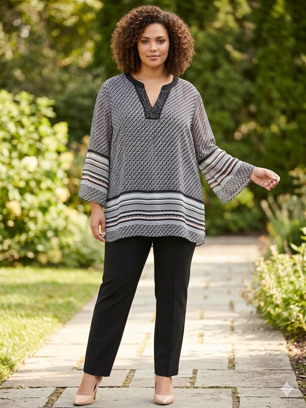 Avenue Black & White Split V-Neck Printed Tunic